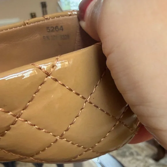 Tory Burch Gold Cap Toe Quilted Flats - Picture 10 of 11